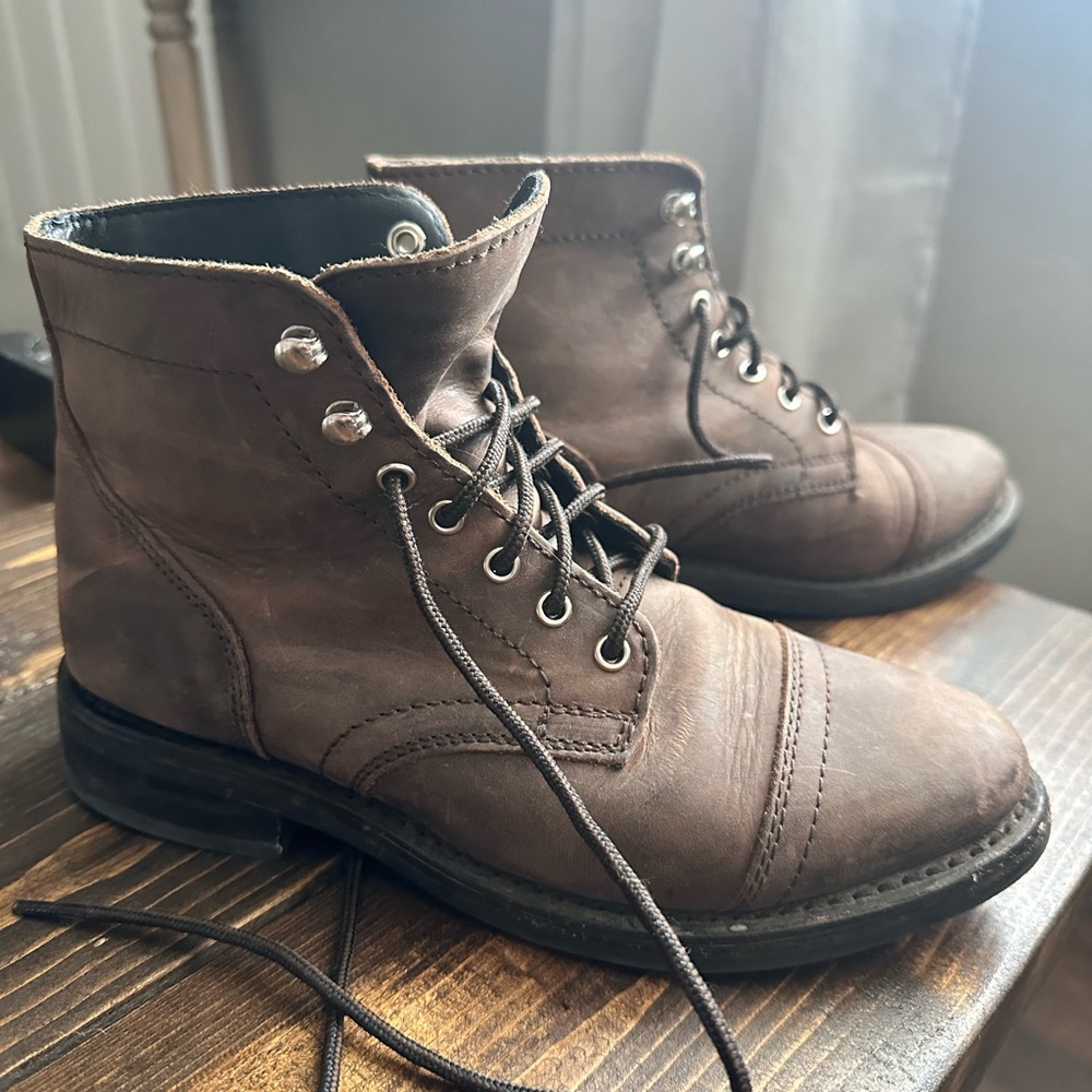 Thursday Boots The Captain Tobacco brown color size 7.5